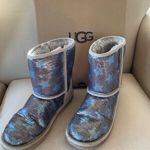 Uggs, Kids Classic Short, Sequin Star, size 5